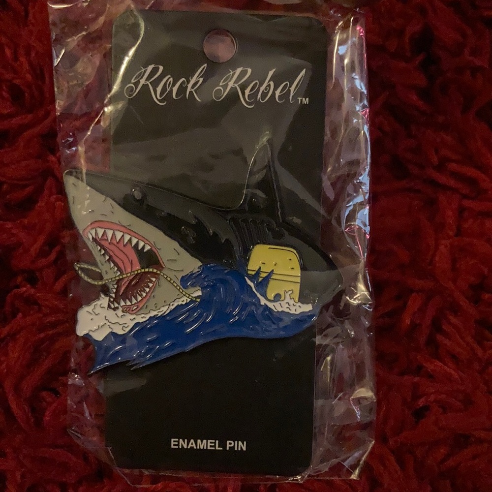 Jaws Enamel Pin - Picture 3 of 6